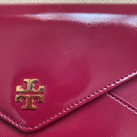 TORY BURCH PATENT CLUTCH! - Picture 11 of 12